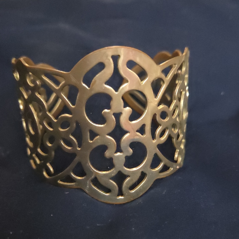 Elegant Gold Filigree Cuff Bracelet